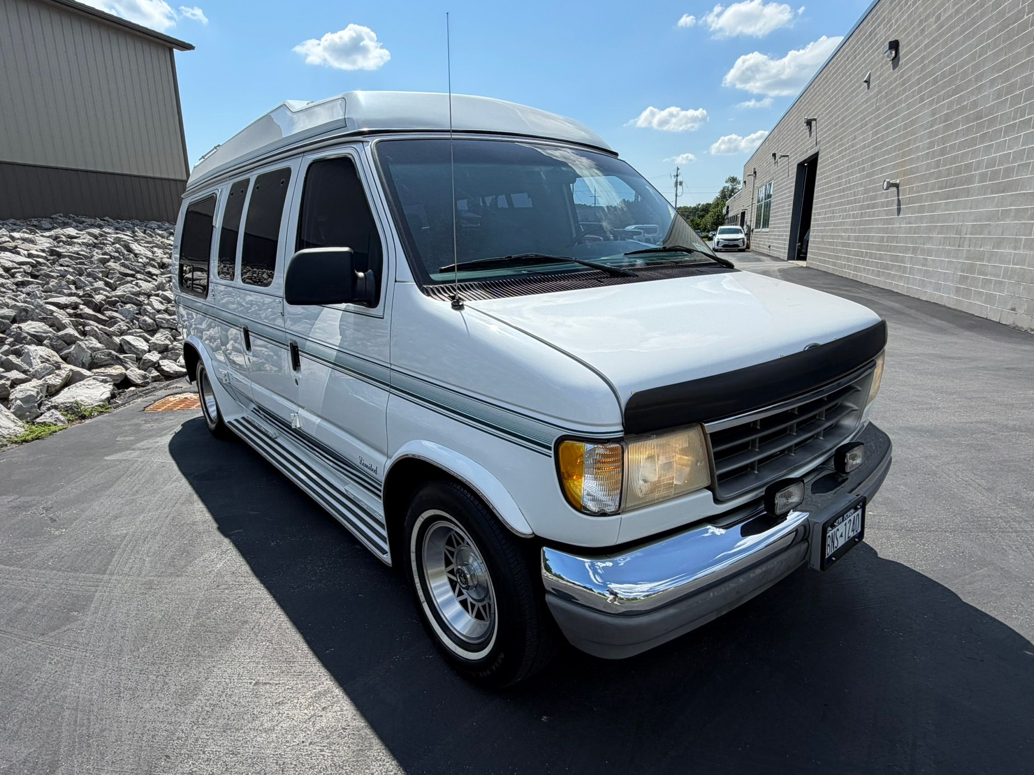 Used 1994 Ford E-150 and Econoline 150 Custom RWD image 18