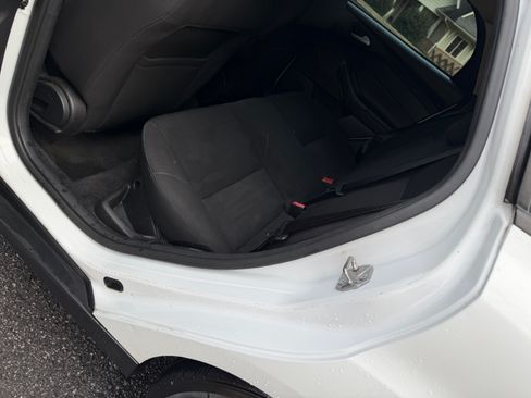 Used 2015 Ford Focus SE image 24