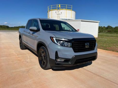Used 2023 Honda Ridgeline RTL-E image 2