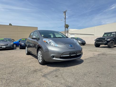 Used 2017 Nissan Leaf S image 13