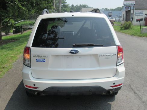 Used 2013 Subaru Forester 2.5X Premium AWD/4WD image 8
