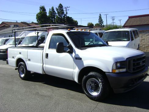Used 2002 Ford F350 XL image 3