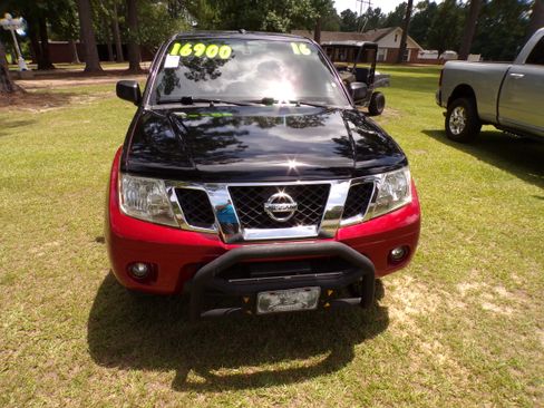 Used 2016 Nissan Frontier 2WD Crew Cab image 9