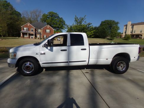 Used 2007 Dodge Ram 3500 Truck SLT image 2