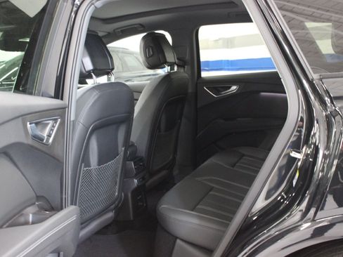 Used 2025 Audi Q4 e-tron Premium RWD image 35