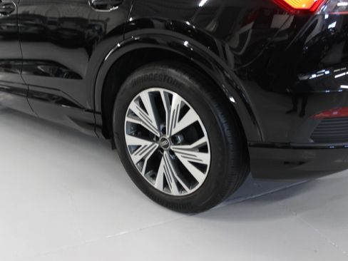 Used 2023 Audi Q4 e-tron Premium RWD image 12