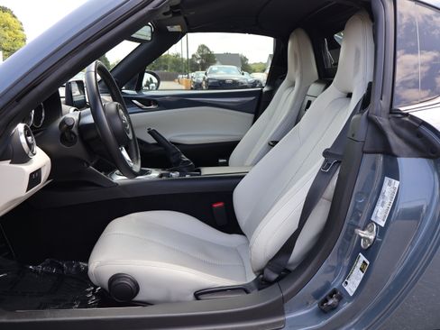 Used 2021 MAZDA MX-5 Miata RF Grand Touring image 13