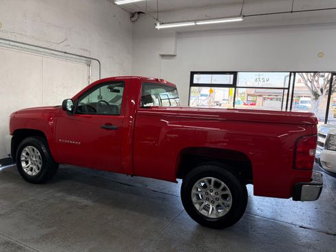 Used 2012 Chevrolet Silverado 1500 2WD Regular Cab image 3