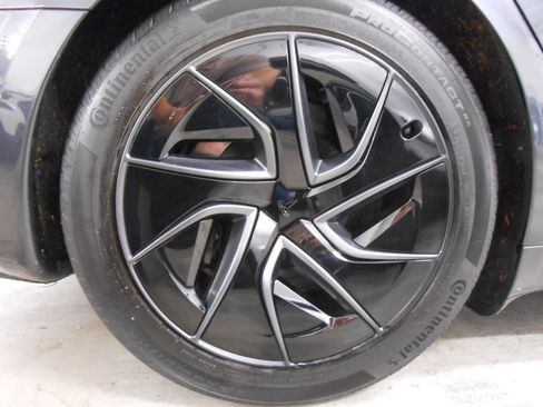 Used 2026 Tesla Model S image 9