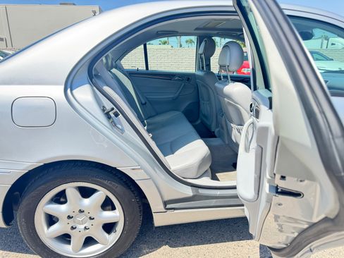 Used 2001 Mercedes-Benz C 320 Sedan image 20