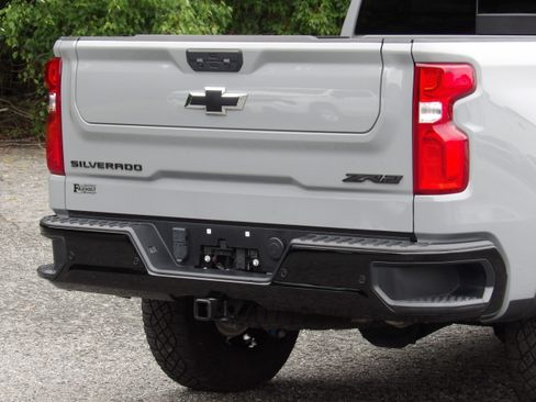 Used 2025 Chevrolet Silverado 1500 4x4 Crew Cab ZR2 image 16