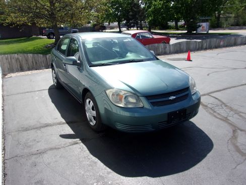 Used 2009 Chevrolet Cobalt LT Sedan FWD image 2