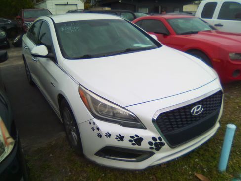 Used 2016 Hyundai Sonata SE image 2