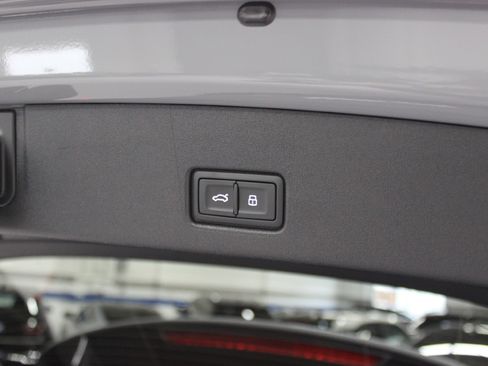 Used 2024 Audi Q4 e-tron quattro Premium Plus AWD/4WD image 38