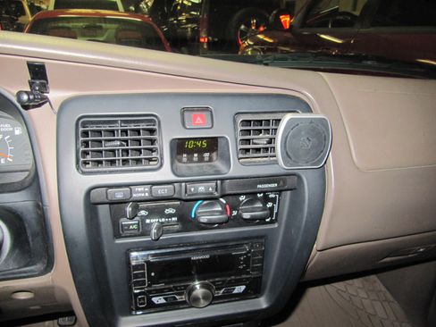 Used 2000 Toyota 4Runner SR5 Premium image 10