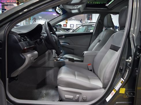 Used 2012 Toyota Camry XLE image 17