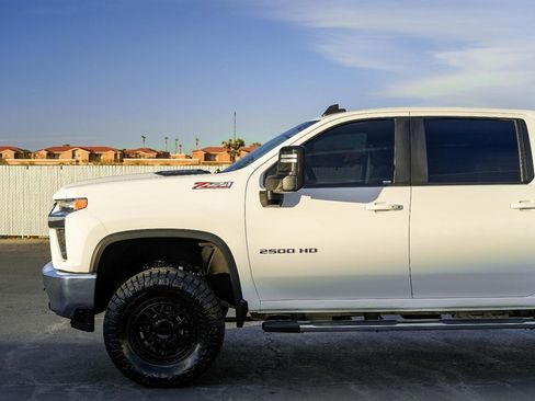 Used 2023 Chevrolet Silverado 2500 LT w/ Convenience Package image 5