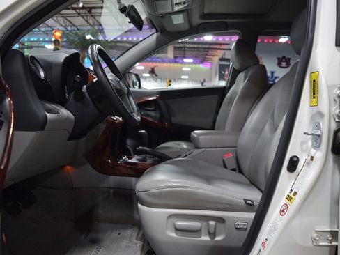 Used 2008 Toyota RAV4 Limited image 17