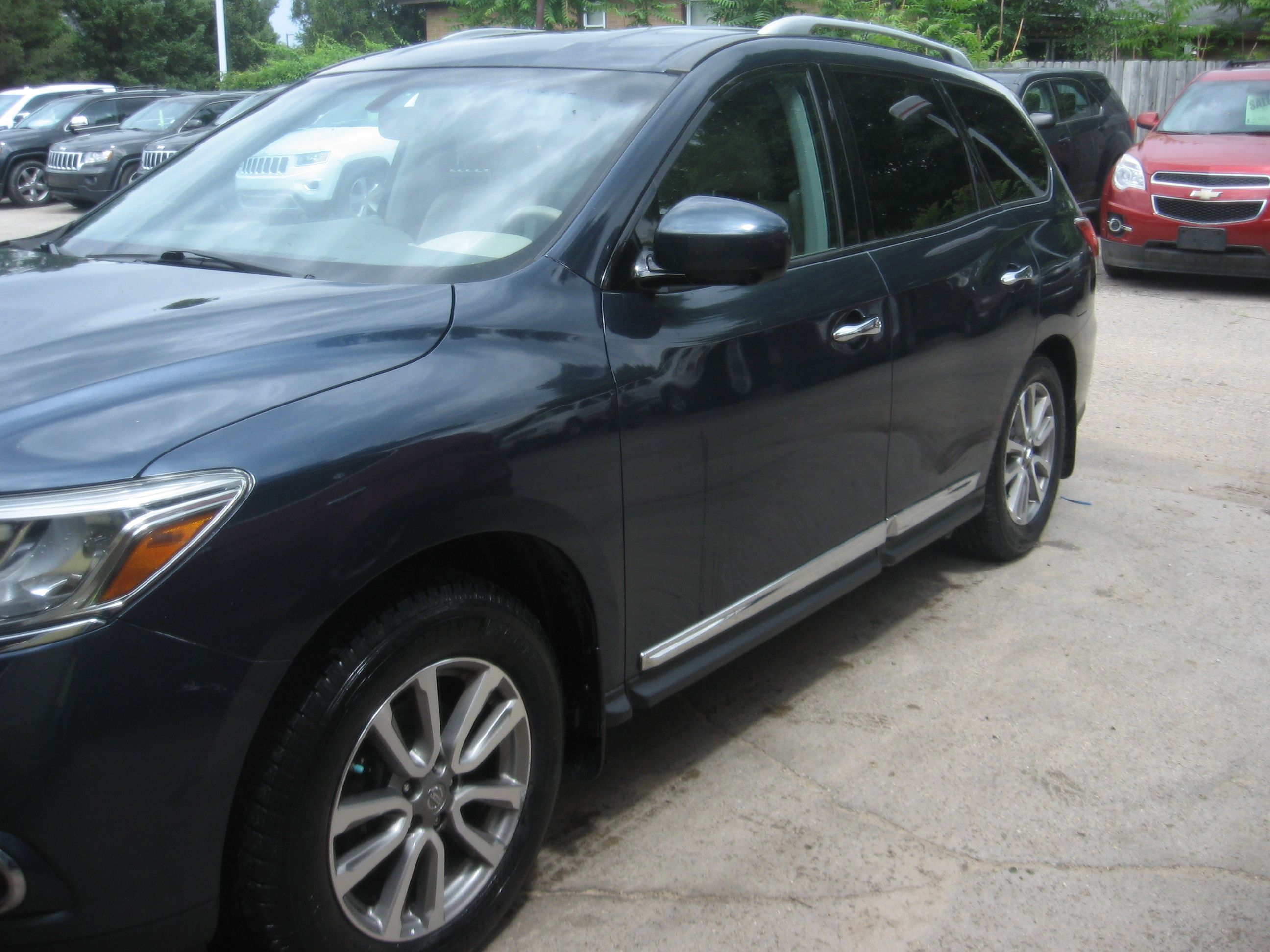 Used 2015 Nissan Pathfinder 4WD image 1