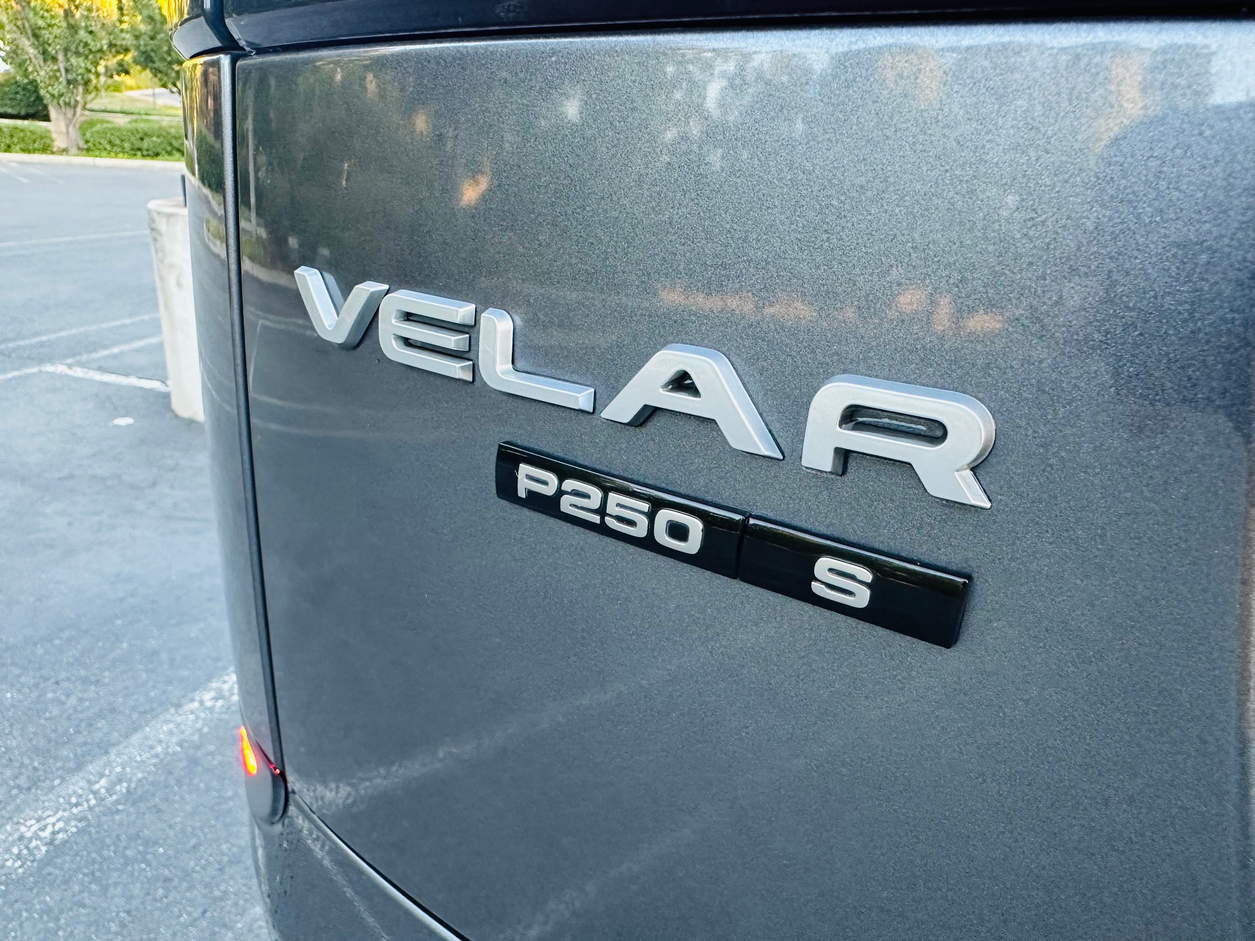 Used 2018 Land Rover Range Rover Velar S AWD/4WD image 35