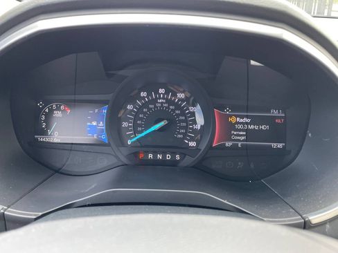 Used 2017 Ford Edge Titanium image 12