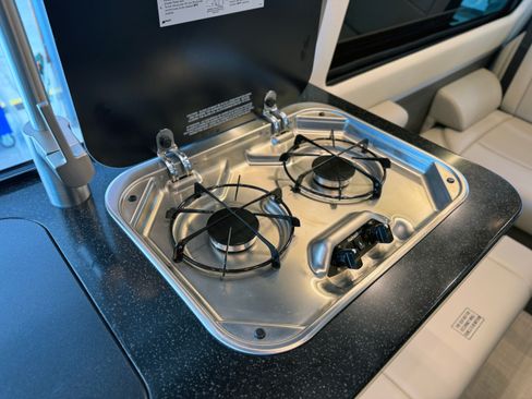 Used 2024 Mercedes-Benz Sprinter 2500 image 18