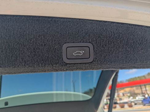 Used 2015 Volvo XC60 T6 Premier Plus image 11