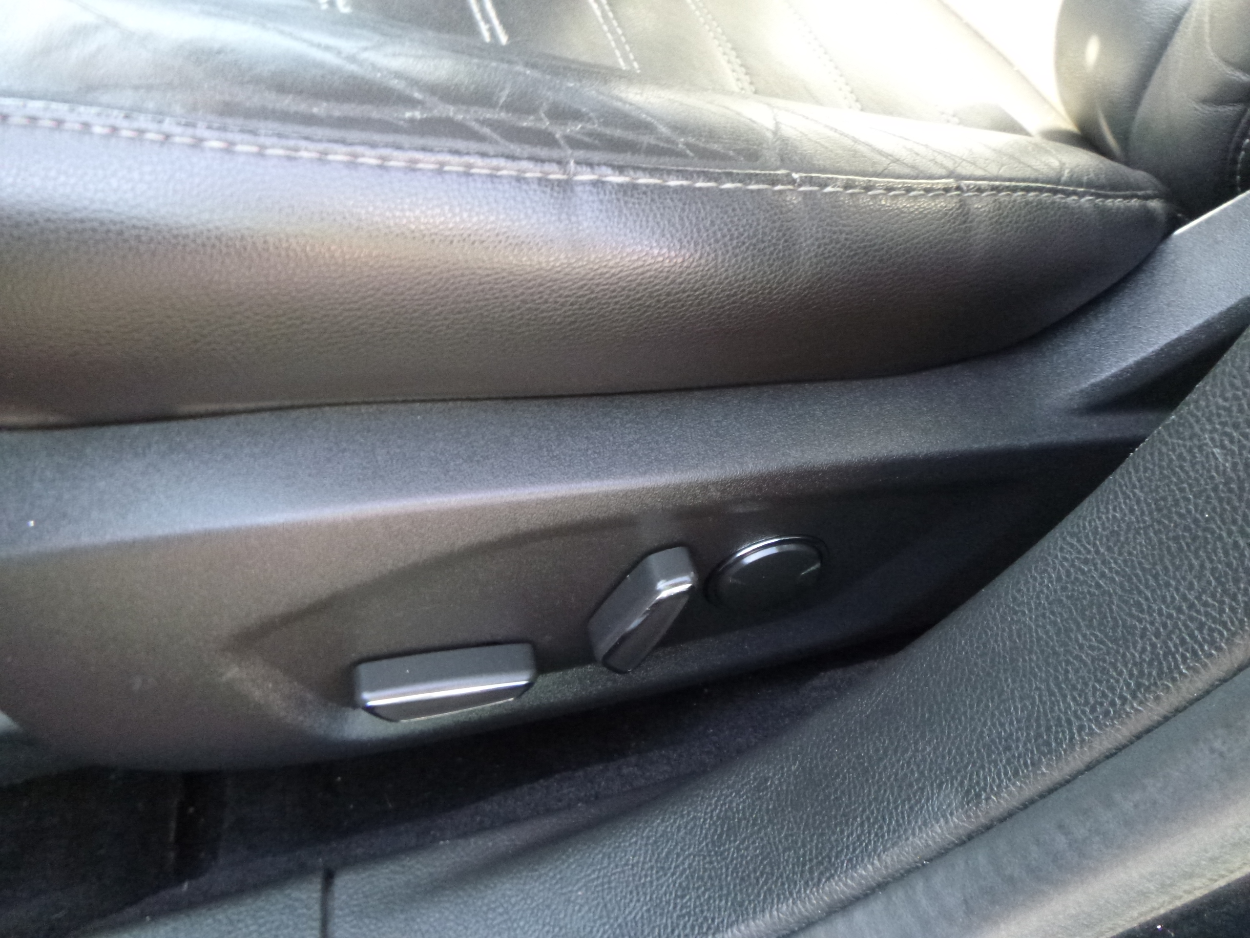 Used 2014 Ford Fusion SE FWD image 16