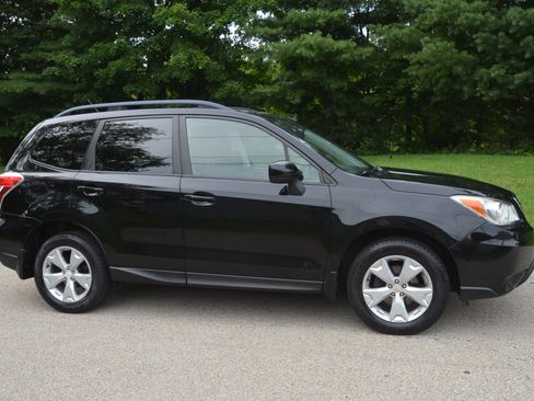 Used 2015 Subaru Forester 2.5i Premium AWD/4WD image 6