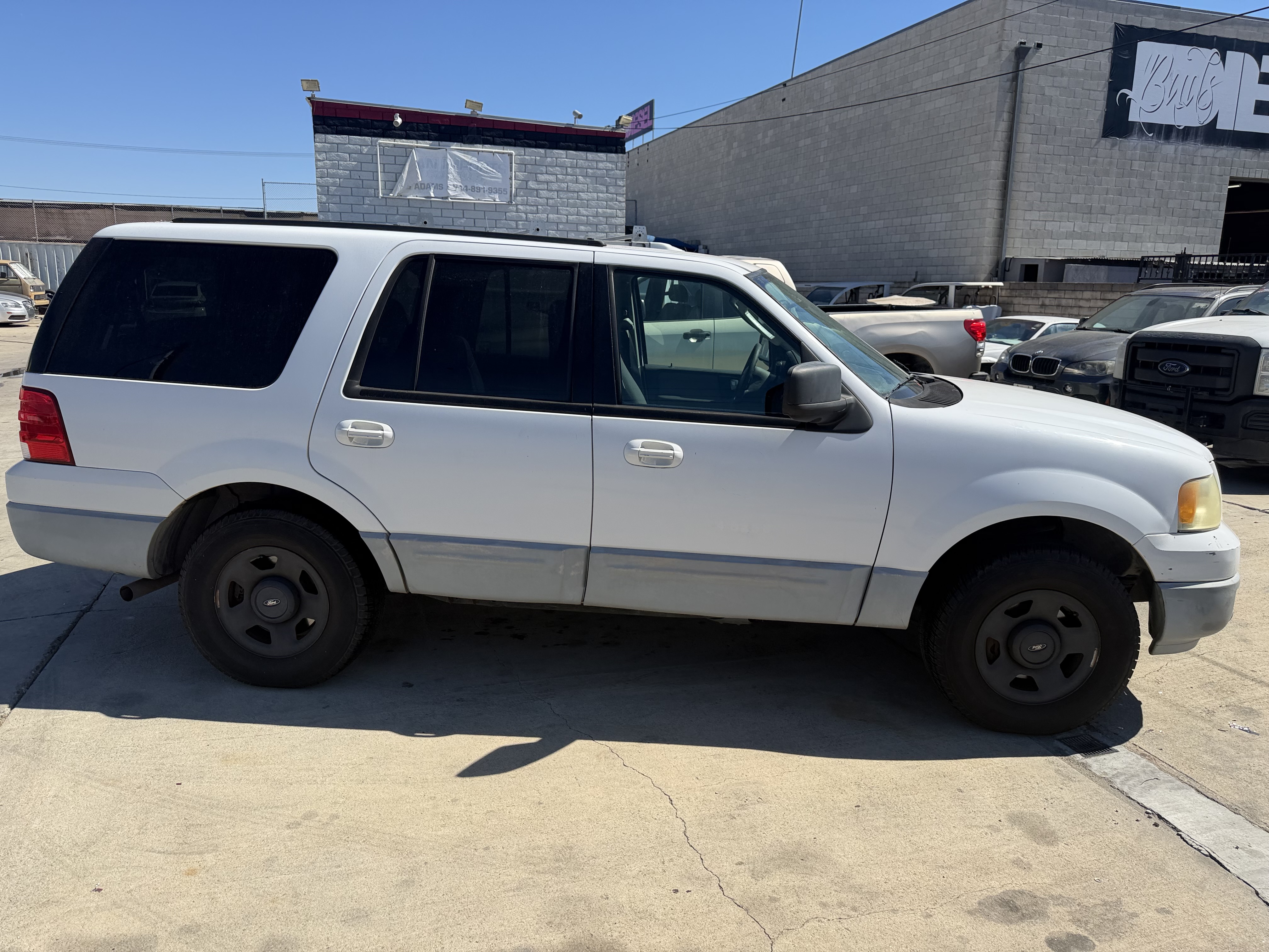 Used 2003 Ford Expedition 4WD XLT image 3