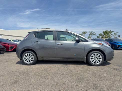 Used 2017 Nissan Leaf S image 11