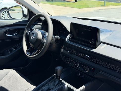 Used 2024 Honda Accord EX image 17