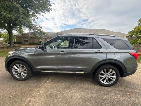 Used 2022 Ford Explorer Limited image 4