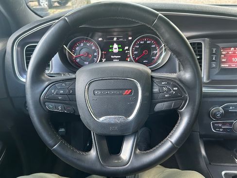 Used 2015 Dodge Charger SE image 11