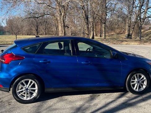 Used 2018 Ford Focus SE image 2