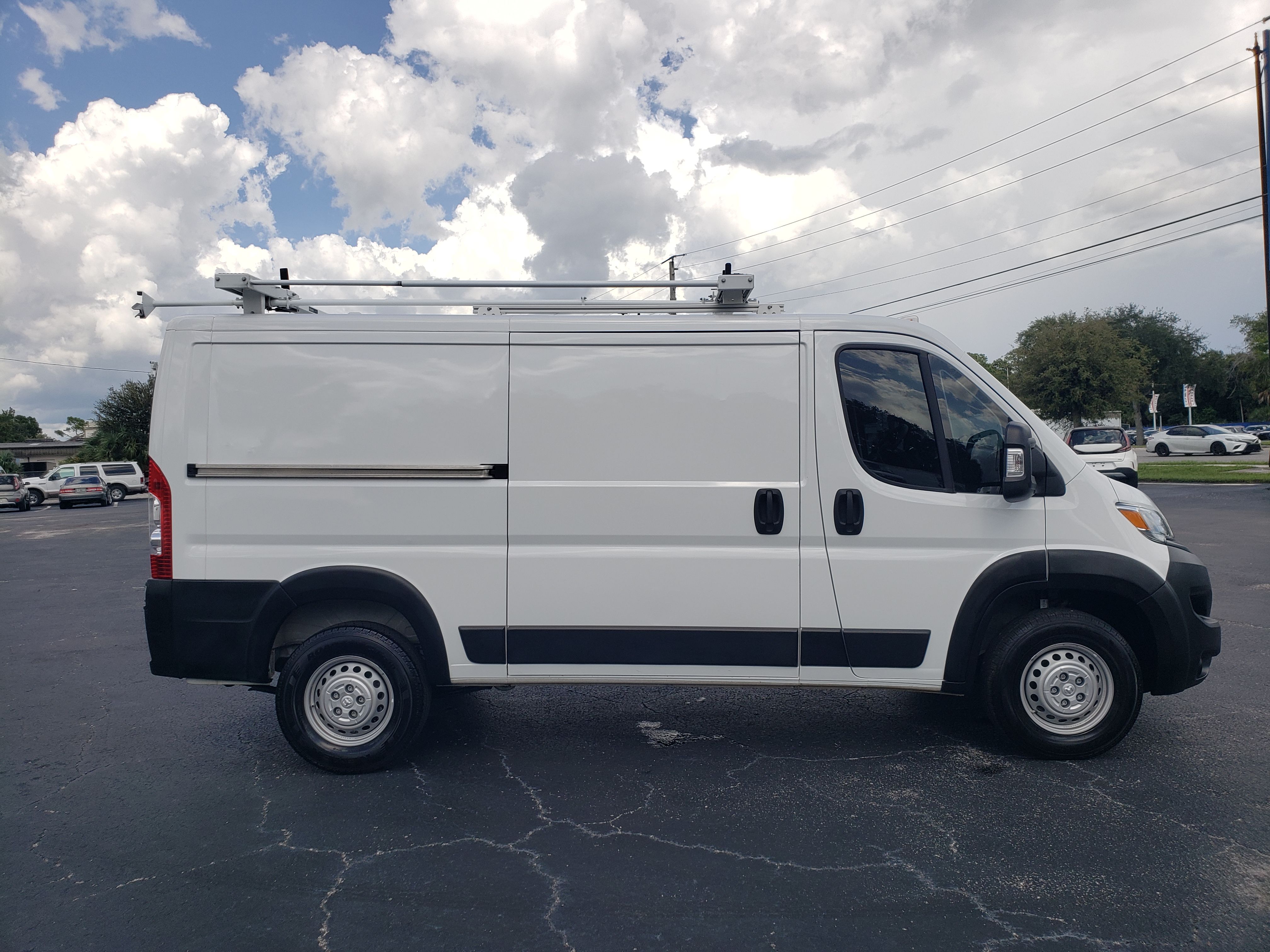 Used 2025 RAM ProMaster 2500 136 FWD image 6