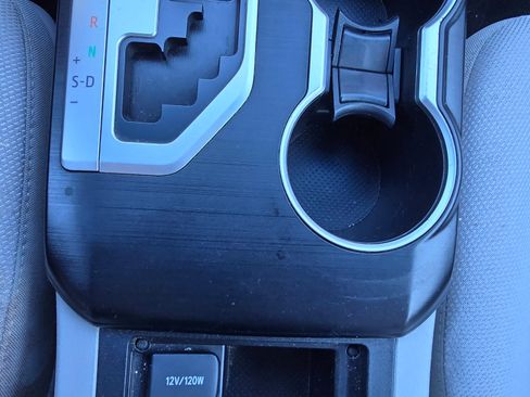 Used 2012 Toyota Camry image 24