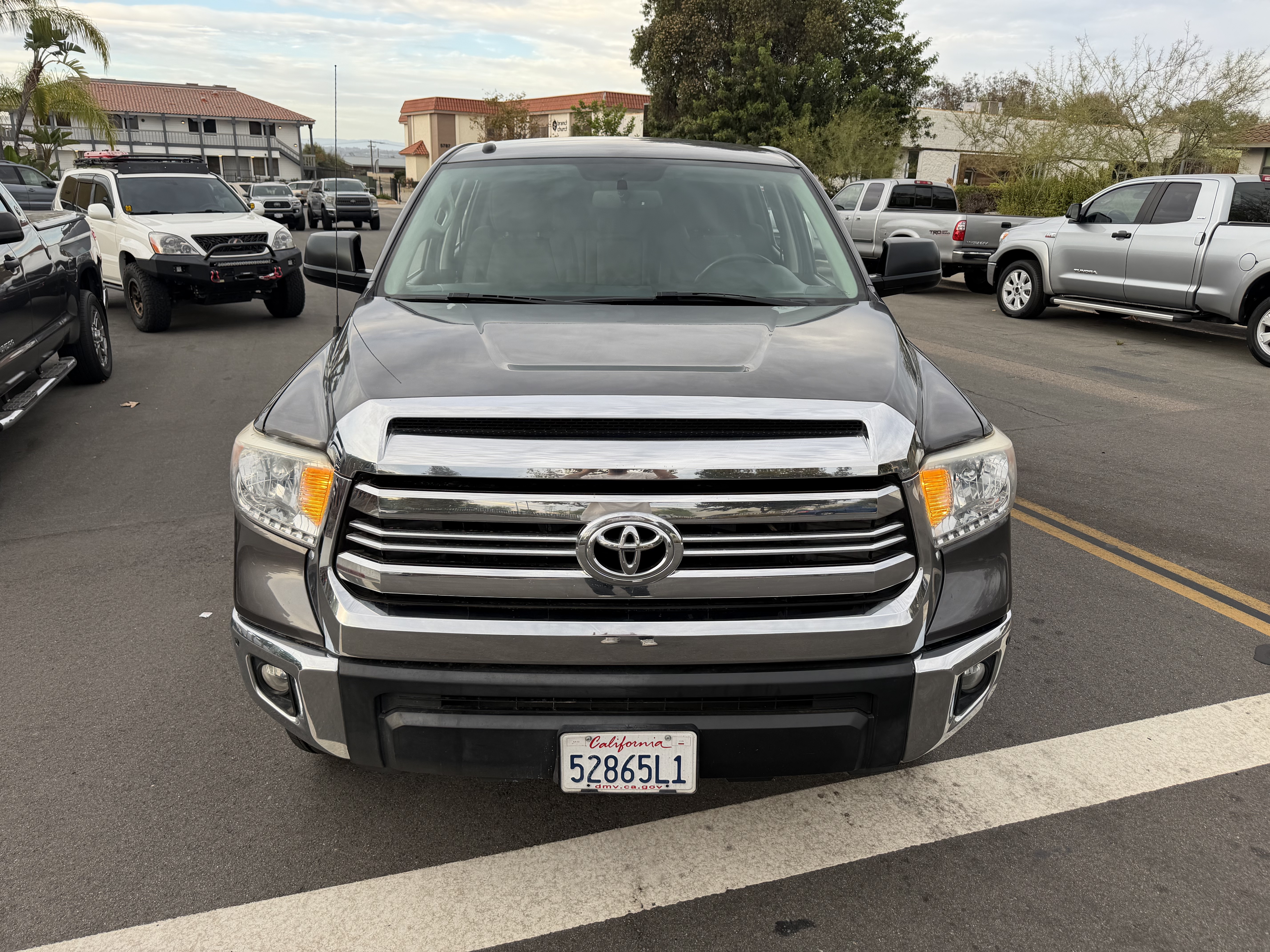 Used 2017 Toyota Tundra 4x4 CrewMax SR5 image 13