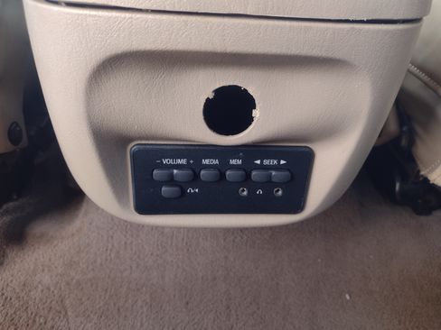 Used 2001 Ford Excursion XLT image 23