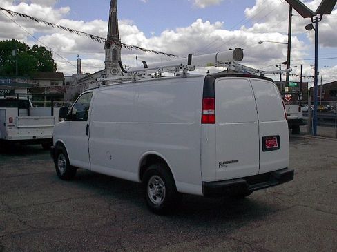 Used 2019 Chevrolet Express 3500 UNAVAIL RWD image 6