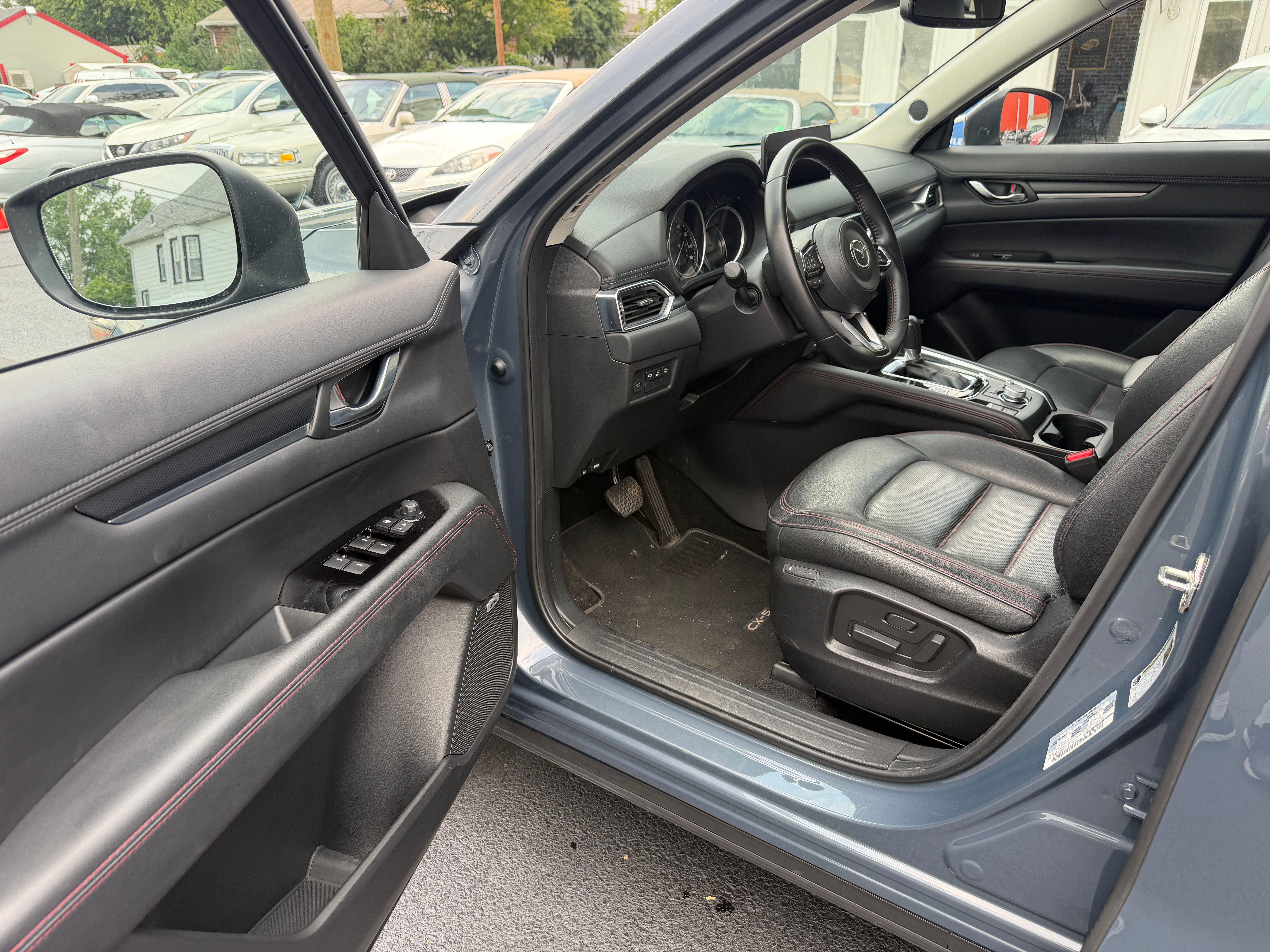 Used 2025 MAZDA CX-5 AWD 2.5 Turbo Carbon Edition image 2