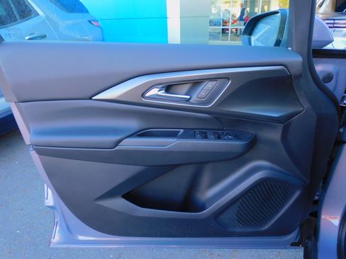 New 2026 Chevrolet Equinox EV LT image 16