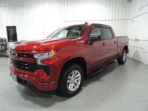 Used 2023 Chevrolet Silverado 1500 4x4 Crew Cab RST image 2