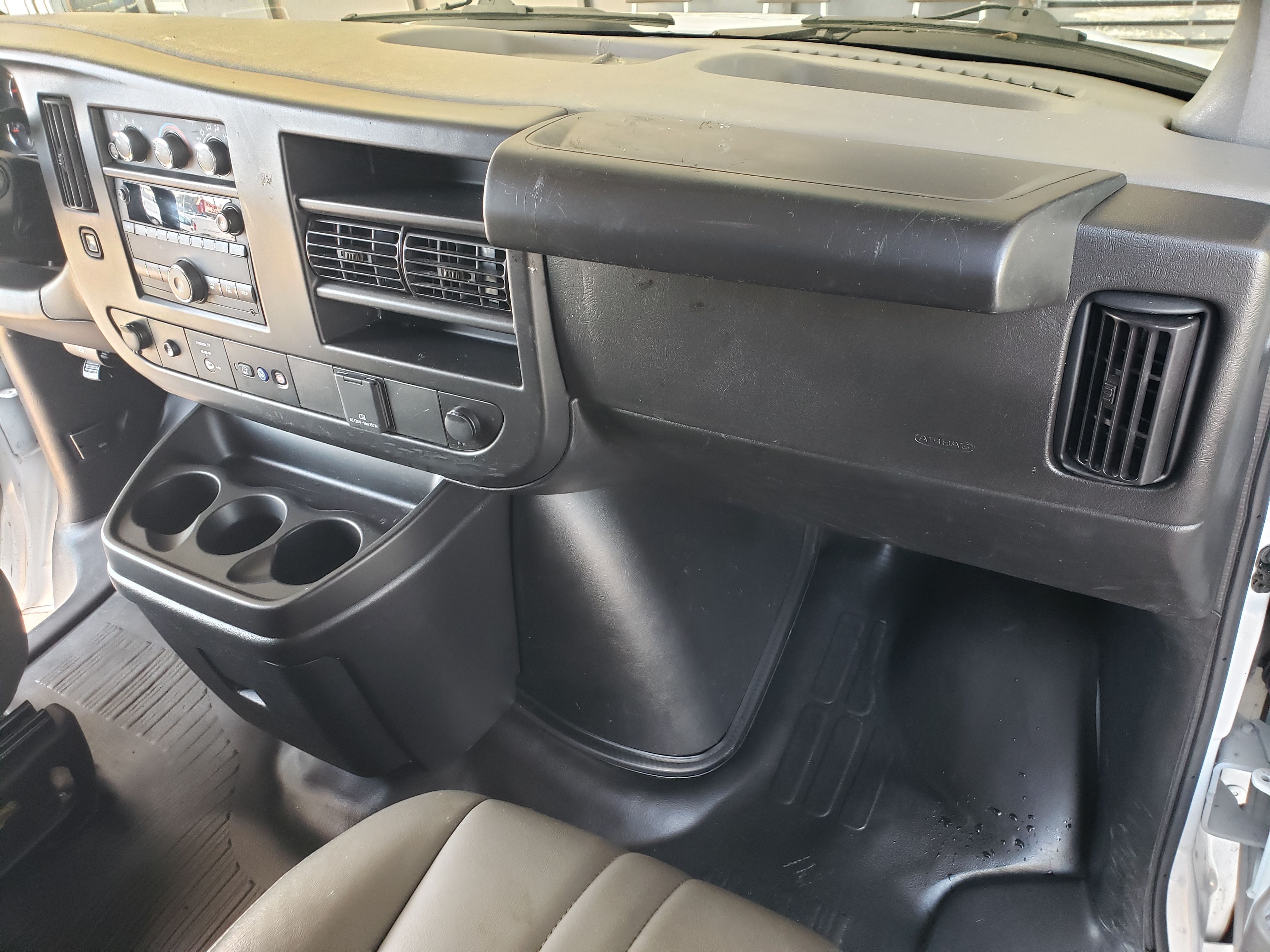 Used 2024 GMC Savana 2500 RWD image 13