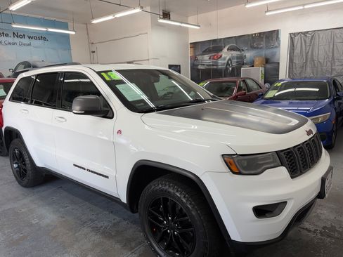 Used 2018 Jeep Grand Cherokee 4WD Trailhawk image 8