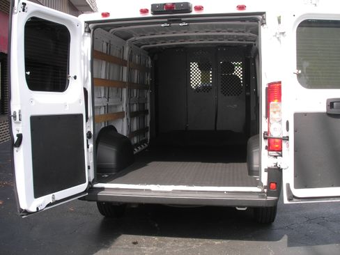 Used 2025 RAM ProMaster 2500 136 FWD image 5
