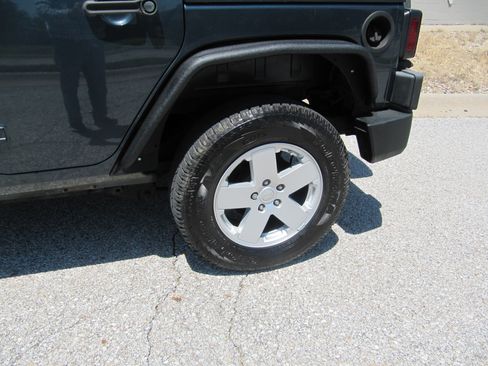 Used 2008 Jeep Wrangler 4WD Unlimited Sahara image 6