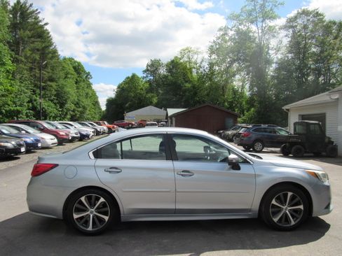 Used 2016 Subaru Legacy 2.5i Limited AWD/4WD image 9
