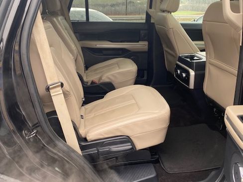Used 2022 Ford Expedition Limited image 20