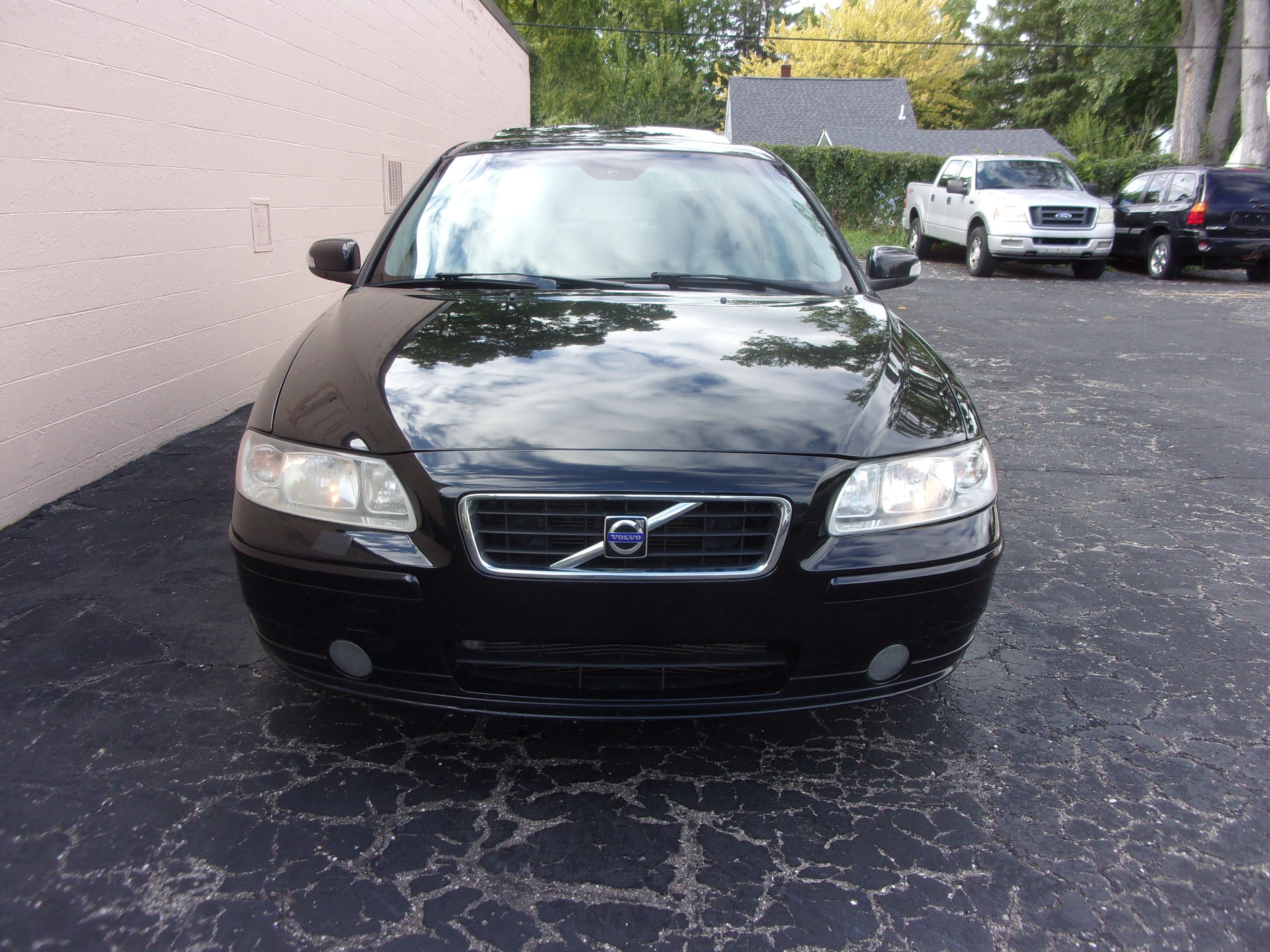 Used 2008 Volvo S60 2.5T Sedan 4D FWD image 2